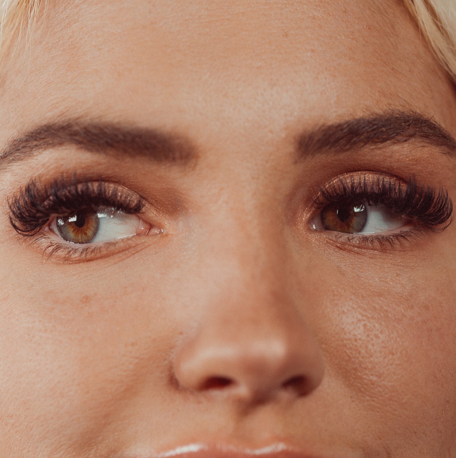 Mega Volume Style Eyelash Extension Set, Two eyes, client