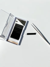Load image into Gallery viewer, Super Straight Eyelash Tweezers with eyelash extensions
